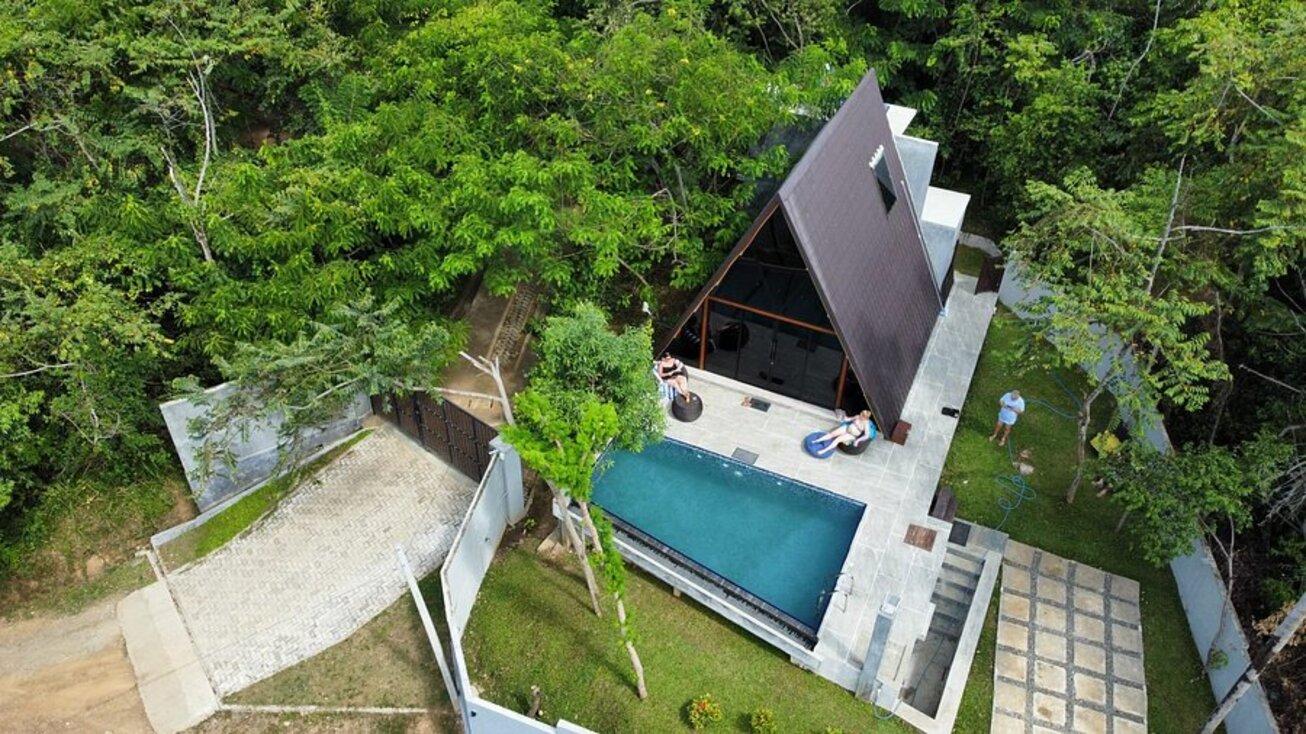 Image: Front Office Executive 